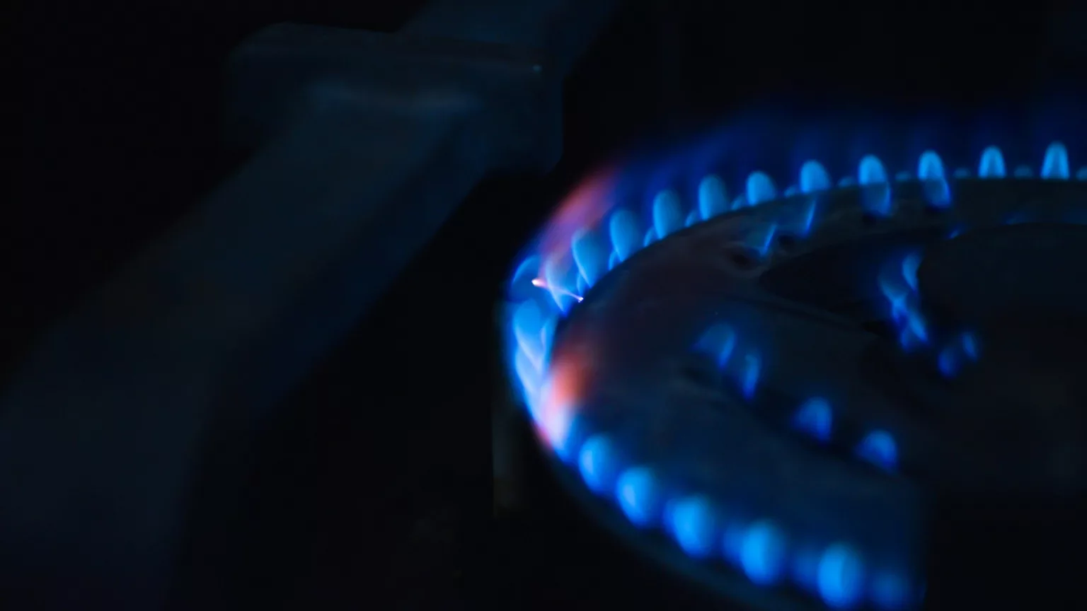 El gas supera los 100 euros mientras Europa afronta el invierno con unas reservas inusualmente bajas