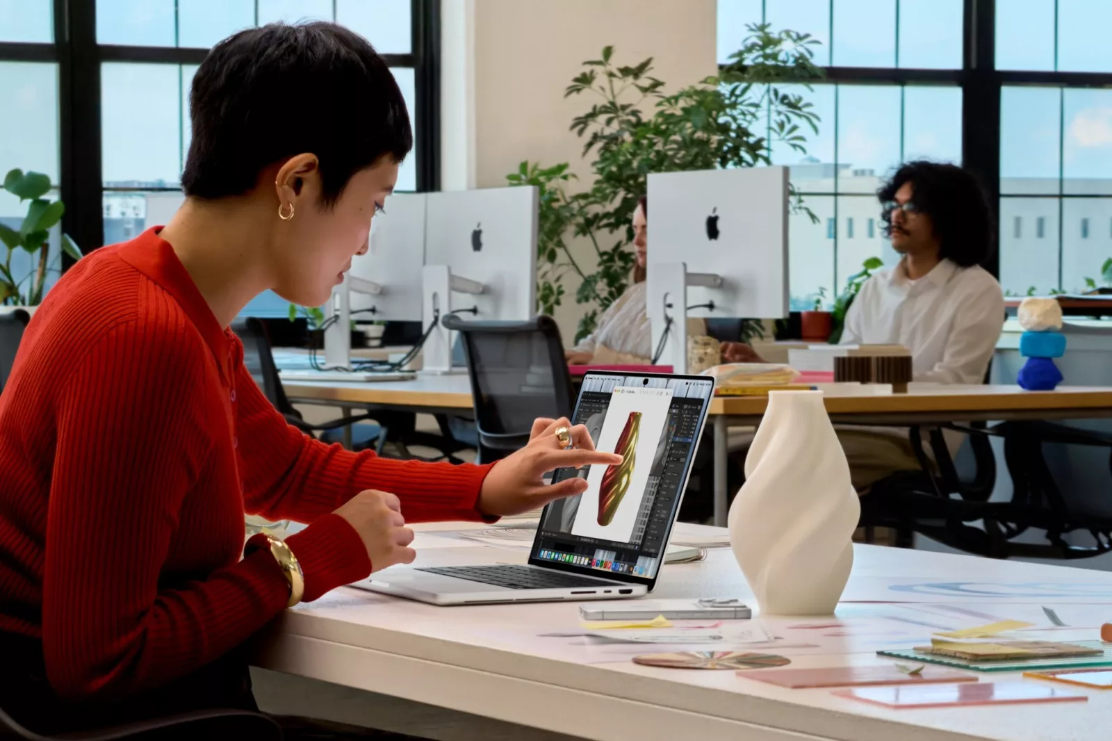 El primer MacBook con pantalla táctil de Apple cuesta al menos 3.300 euros
