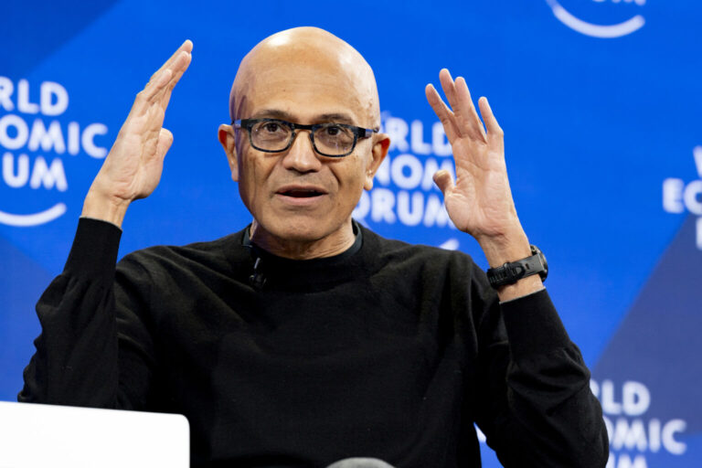Satya Nadella: «Debemos asumir que un modelo está comprometido»